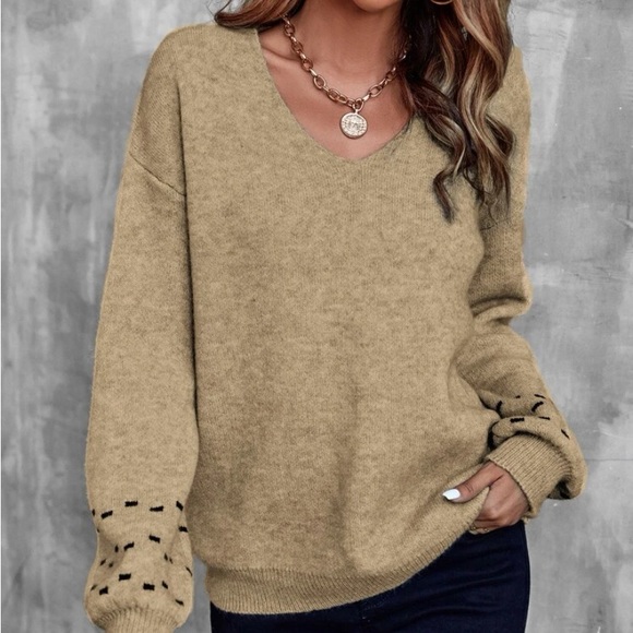 New v neck long sleeve sweater - Picture 2 of 7